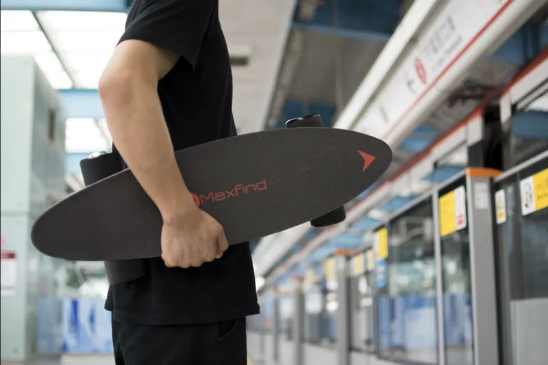 Maxfind electric skateboard