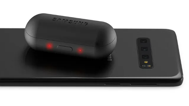 Samsung Galaxy S10 charging earbuds