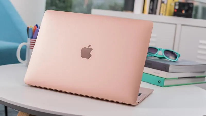 Macbook Air 2020 header