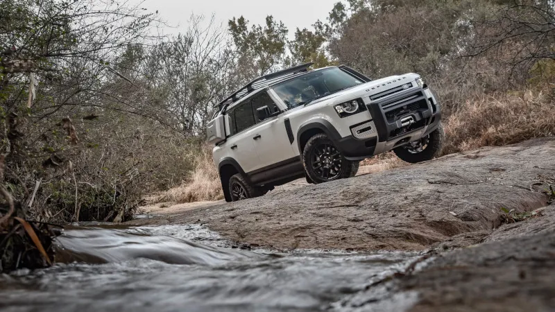 Land Rover Defender 110
