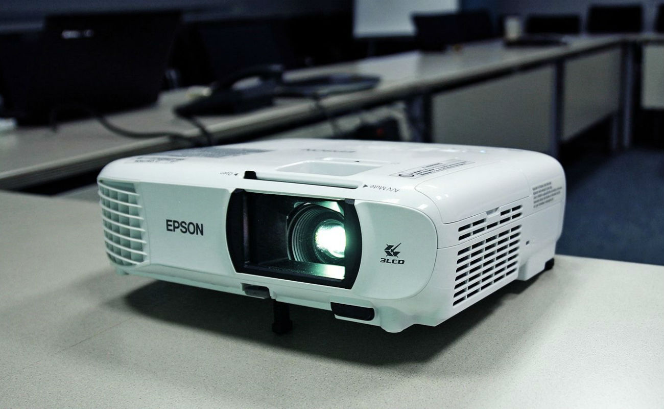 Epson EHTW610 Projector Review On Check by PriceCheck