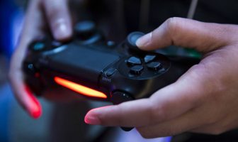 Why November is the Best Time to Buy Gadgets, Games, & Fashion! PS4 controller header