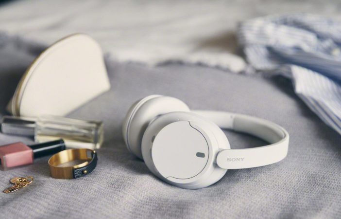 Sony WH-CH720 headphones